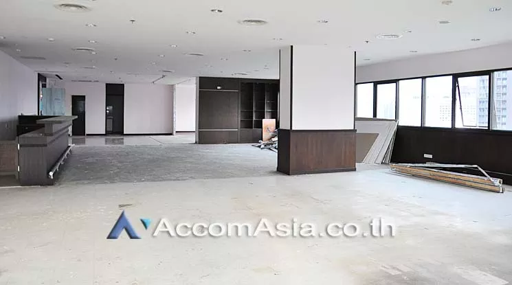 unit Office space For Rent in Sukhumvit, Bangkok  near BTS Ekkamai (AA15040)
